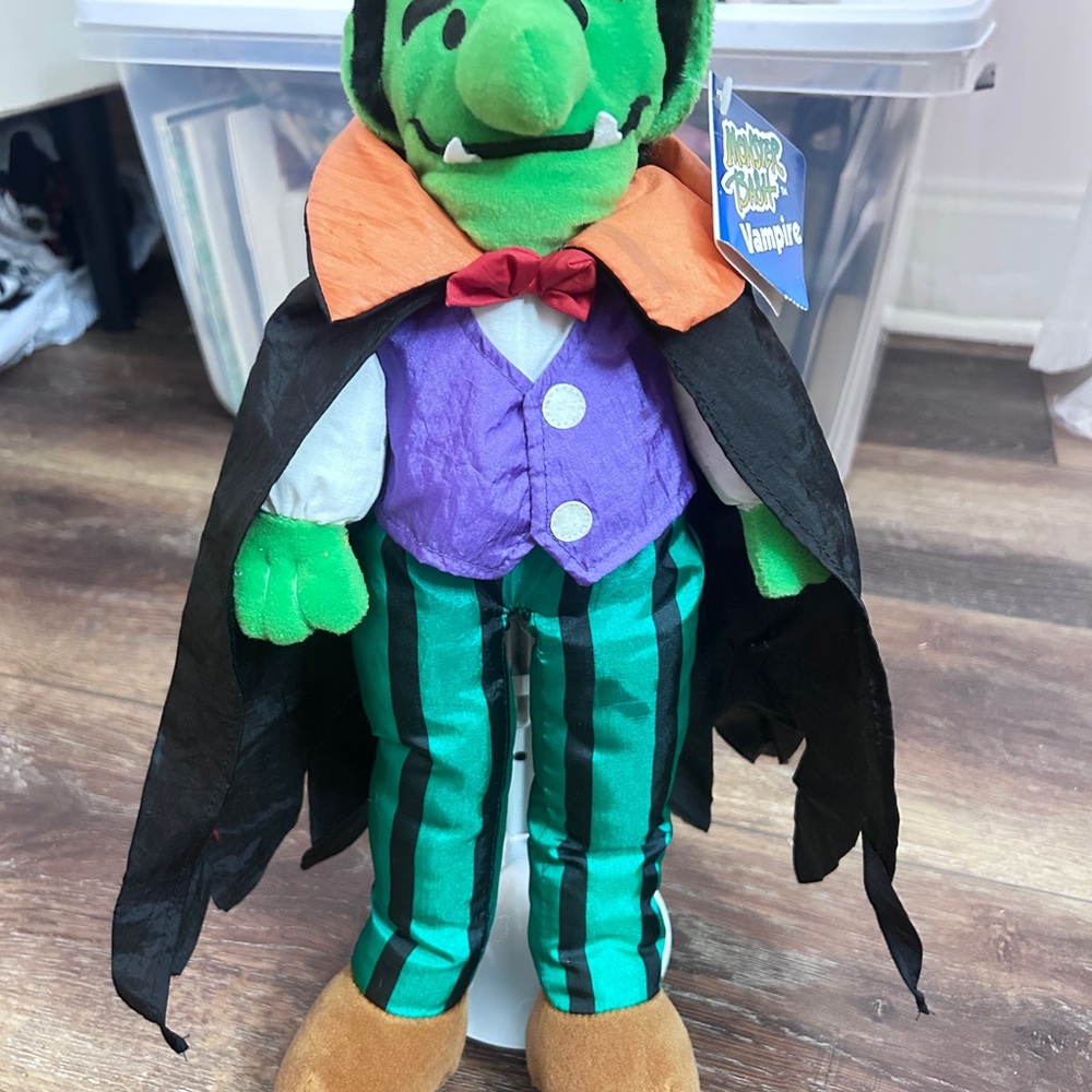 1997 Halloween Vampire Standing Plush Figure Vintage NWT